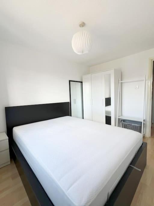Colliers Wood 1 Bed South London Short Stay ميتشام المظهر الخارجي الصورة